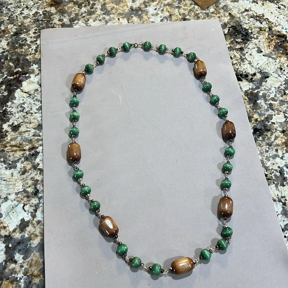 Vintage wooden beaded necklaces and plastic beaded necklace - Picture 2 of 7